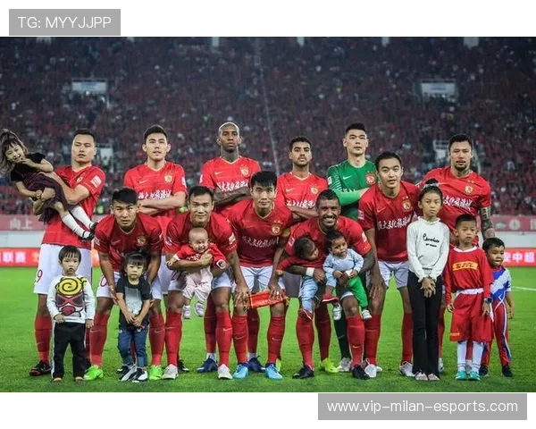 “广州恒大续约关键球员，打造豪华阵容”，广州恒大球员最新变动